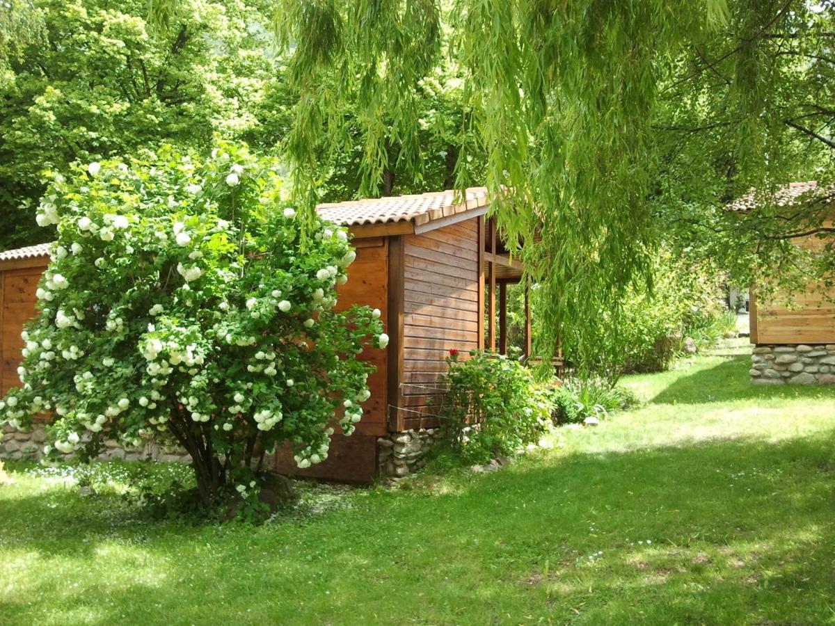 Les Chalets Quazemi A Casteil Екстериор снимка